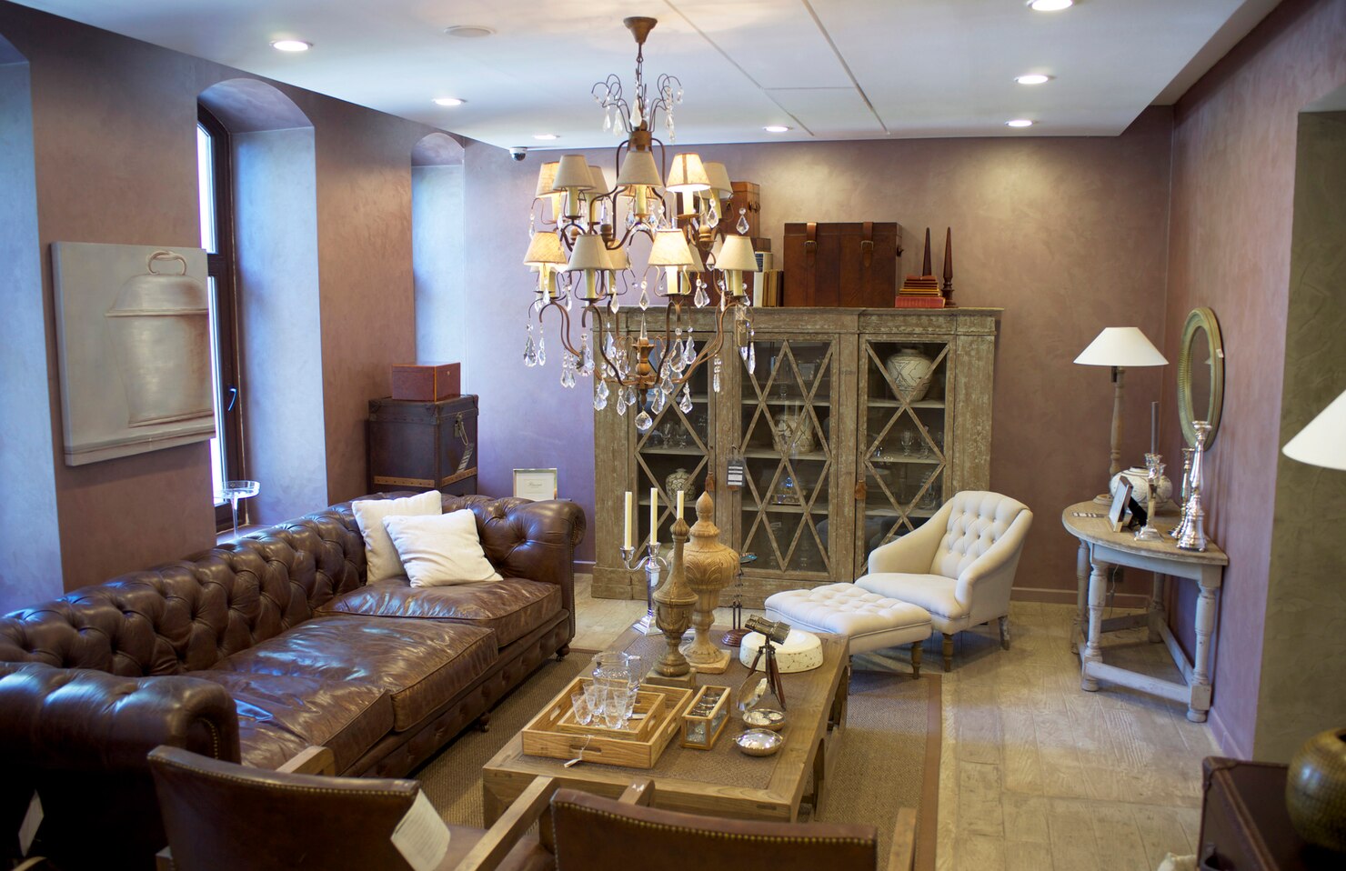 Exploring Luxury Furniture Collections: Informative Guide with Learning Resources and Useful Insights